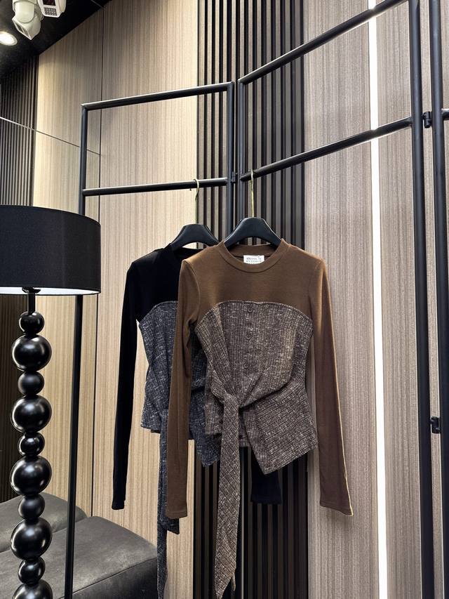 玛吉拉 2025秋冬新款 玛吉拉撞色抹胸拼接上衣，玩转时尚新定义！个性绑带下摆假两件设计，轻松穿出层次感与高级范儿。大胆撞色碰撞，诠释不羁少女心 高街质感轻松拥