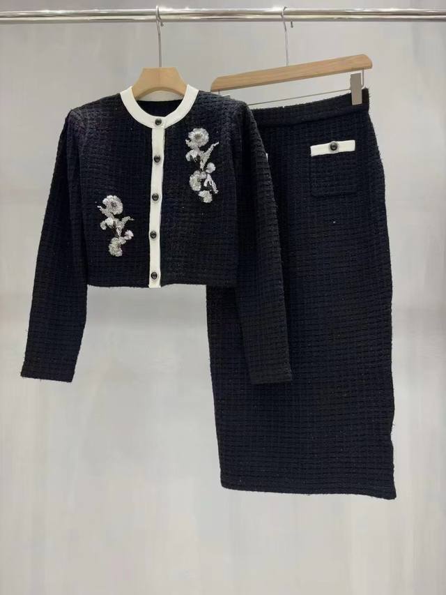 2025秋冬新款 经典黑色千金风半裙 Size: Sml