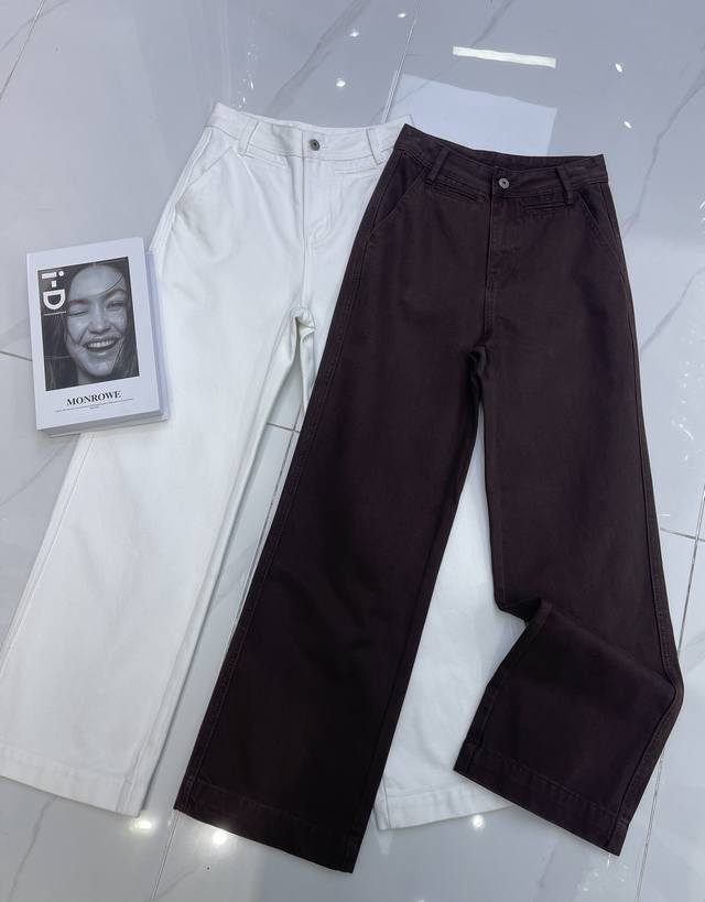 细节实拍 Loew* 最新款宽边直筒裤 订制五金Logo金属质感满分，双口袋小心机设计视觉显瘦 面料软糯透气性好 直筒的版型 显高显腿直又显瘦 慵懒复古 自带时