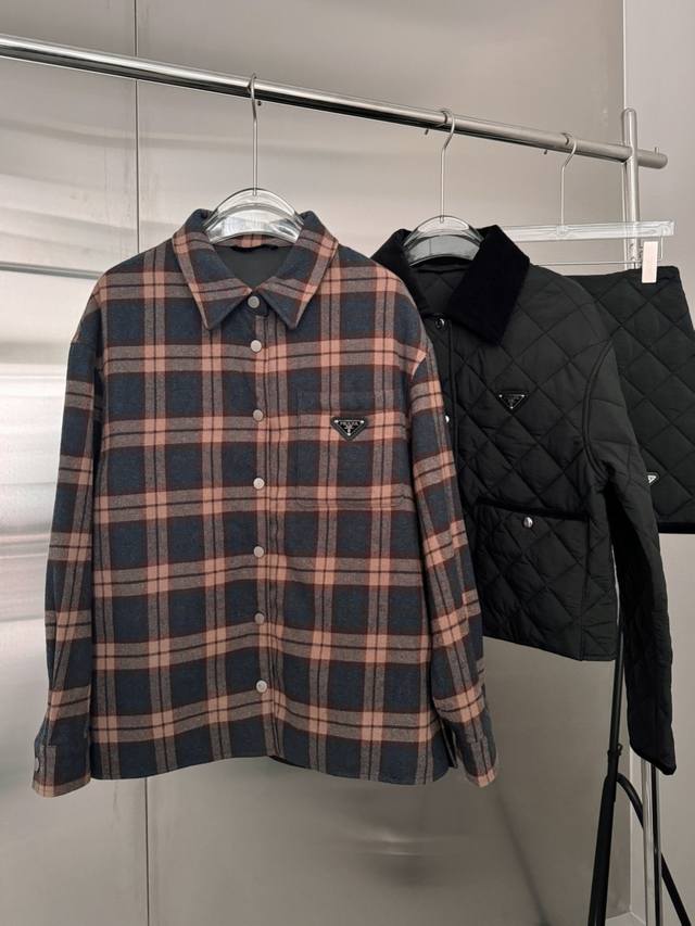 Rada 25秋冬新款 英格兰学院风绗棉衬衫式棉服 暖色系的格纹让人视觉非常享受 真的是吹爆这款的设计理念 Oversize的裁剪 男女生都可，格纹羊毛雪丽棉立