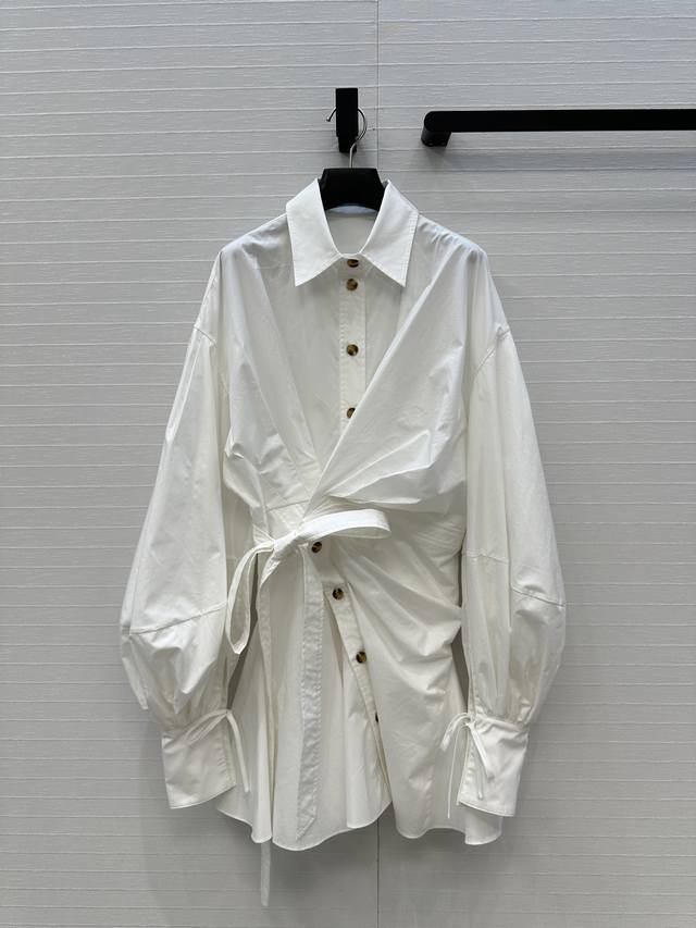 原单品质 Zm*早秋新品 不规则压褶棉质衬式连衣裙，刮宫廷风设计灯笼长袖系带式袖口，腰部设有裹身式系带收腰包臀荷叶边裙摆设计优雅浪漫气质，压褶处理完美做工品质看