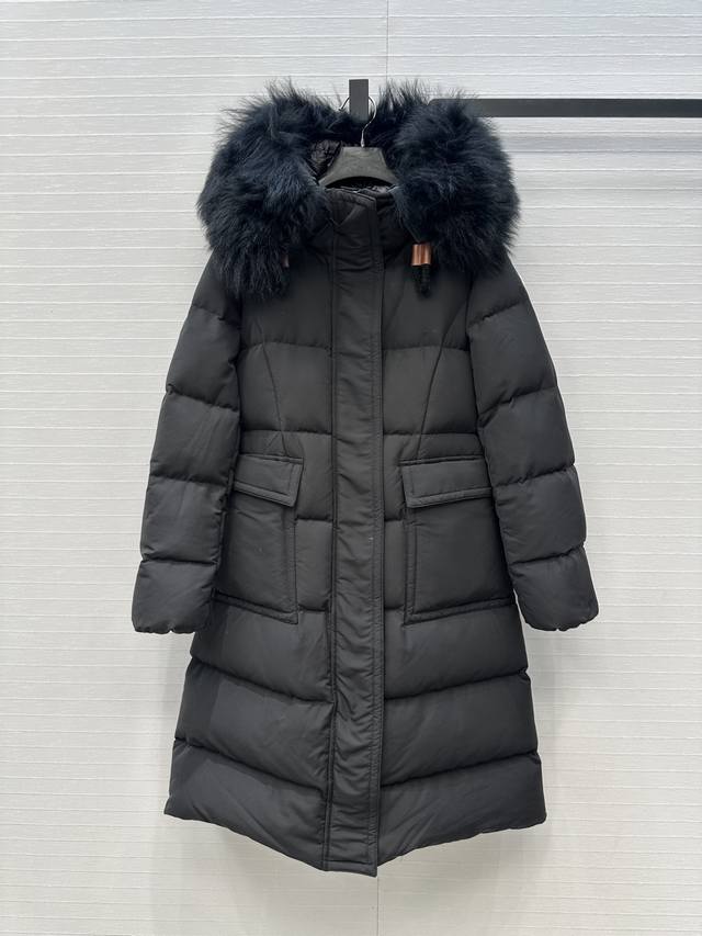 高端原单品质 Mo秋冬必入！Blain长款连帽羽绒服！可拆卸的超大羊毛毛领设计奶呼呼～减龄又帅气，内调抽绳收腰版型设计上身腰身曲线利落显瘦，随性搭配超时髦！国标