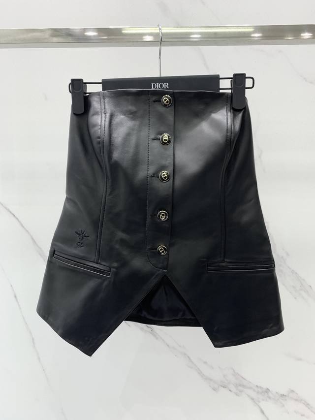 迪家真皮摸胸上衣 干练时尚单品 码数Smlxl