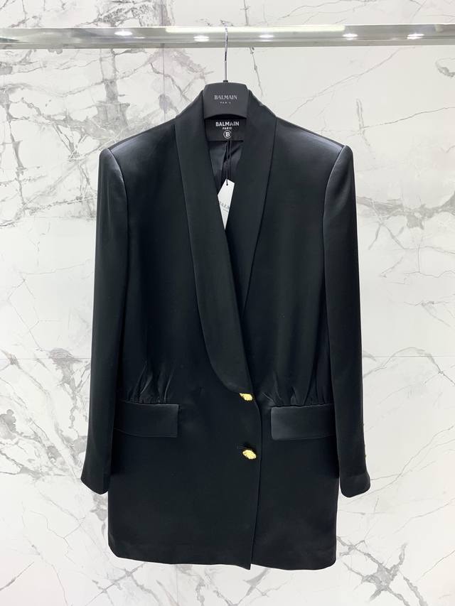 巴尔家 复古系列新款醋酸西服裙 宽松版型 西服裙 立体剪裁褶皱设计 下摆包裙版型 青果领时尚高级 优雅女神必入 都是丽人高级搭配 颜色红、白、黑 码数Sml