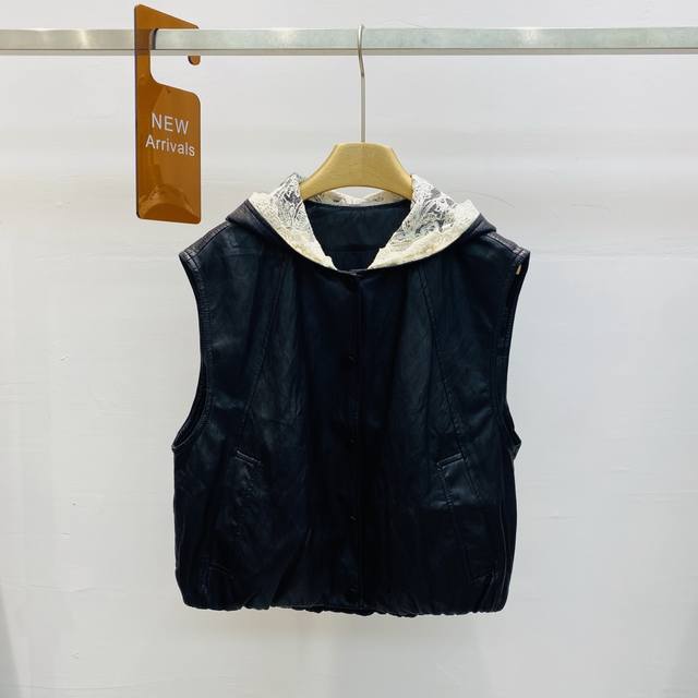 新款叠穿机车服无袖环保皮坎肩复古蕾帽马甲外套上衣Sml