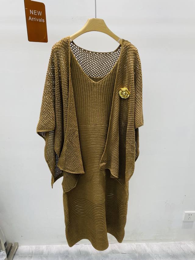 新款小众设计慵懒复古针织羊毛吊带连衣裙披肩上衣两件套装Sml