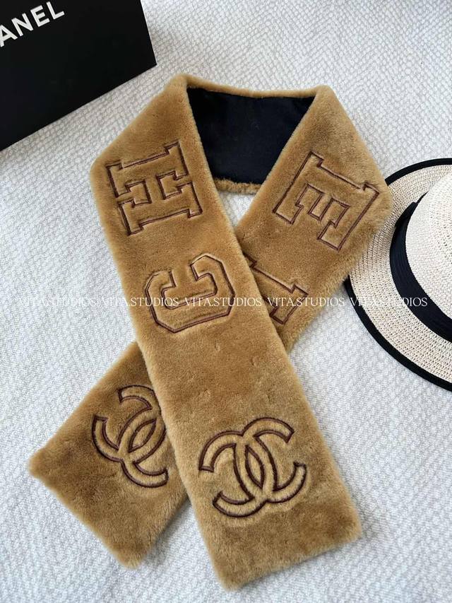 爆款现货 字母绣花围巾 澳洲羊毛 颜色：棕色 白色 尺码：均码 C*Wj