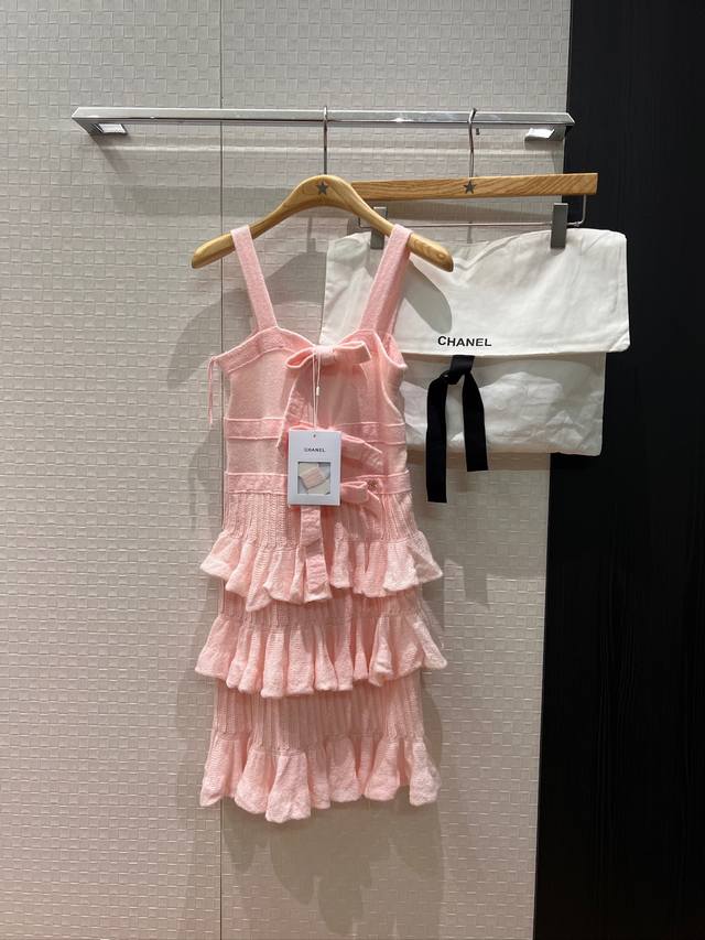 新款25K 蝴蝶结系列 秀款针织吊带多层蛋糕连衣裙 小礼裙胸前蝴蝶结装饰 经典小双C装饰名媛优雅 精致减龄 配送收纳袋布包 Sml 黑色粉色