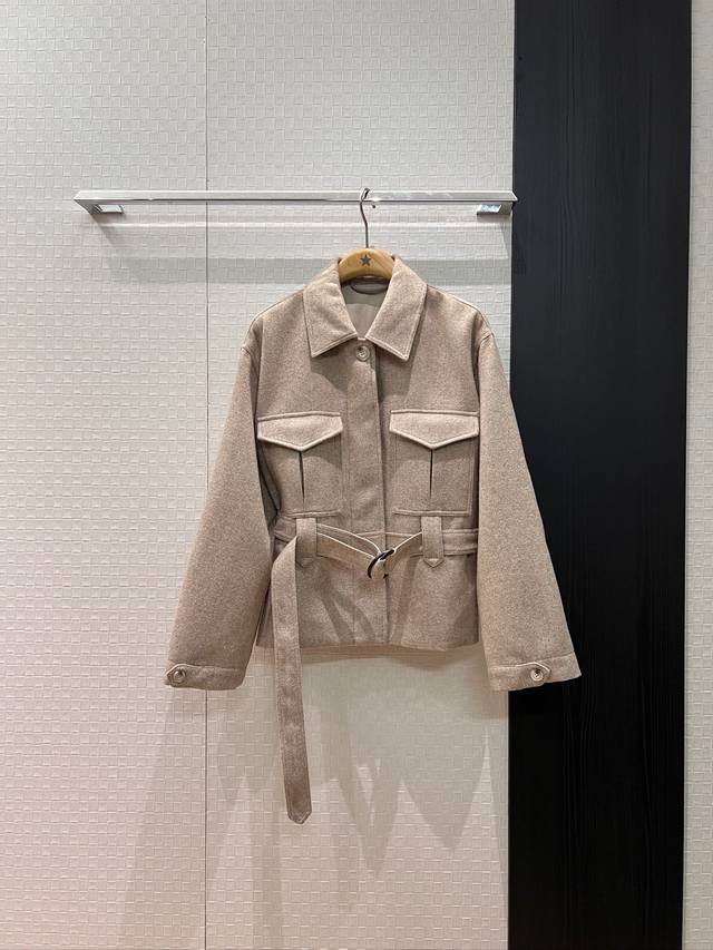 新款Lp 燕麦色人纹羊毛外套 系腰带收腰 胸前两侧口袋装饰 休闲宽松 帅气甜酷 减龄百搭 Sml