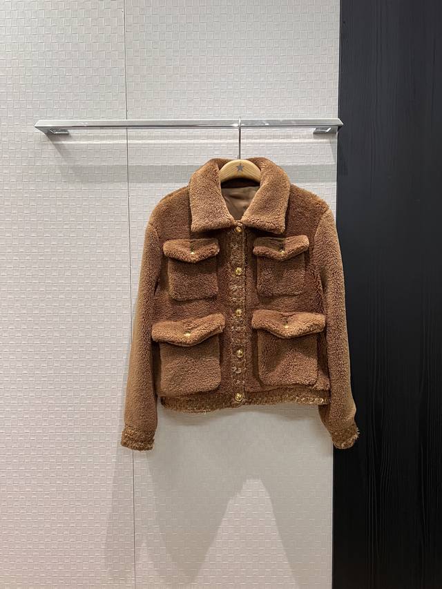 新款来袭凯旋门金扣翻领泰迪毛毛外套拼接粗花呢设计 四口袋装饰 休闲减龄 可爱百搭 保暖加分 白色咖色 Sml