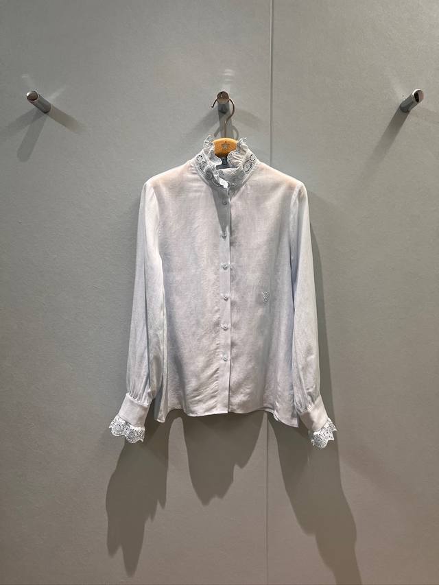 新款刺绣花边立领亚麻衬衣 下摆刺激Logo装饰 淑女气质 通勤百搭浅蓝白色 S-Xl