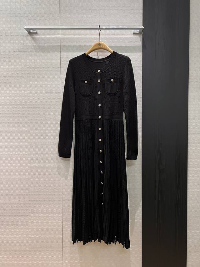 新款麻花纹百褶拼接针织长袖连衣裙 长裙 开模金扣装饰 修身显瘦 简约通勤 单穿外搭 黑色深蓝米白 Sml
