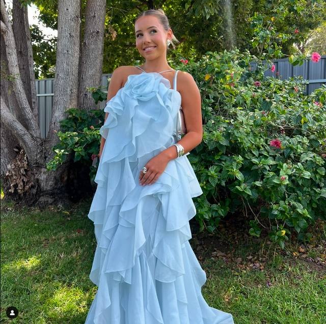 Aj*层层叠叠露背长裙！三色 Sml