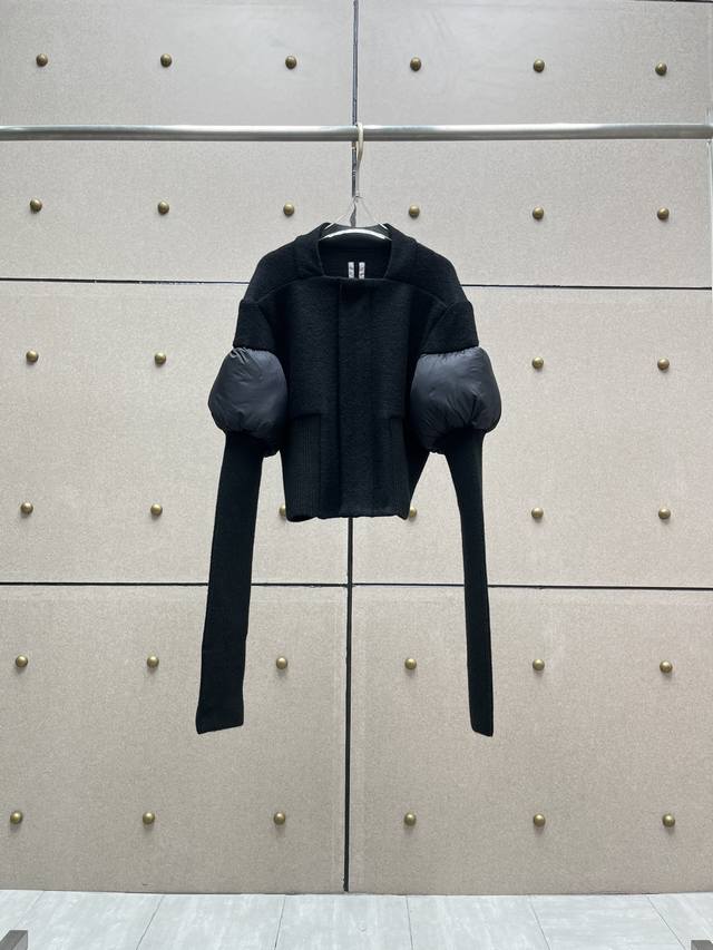 羊毛拼接羽绒夹克外套！100%羊毛，羽绒部分填充白鸭绒。