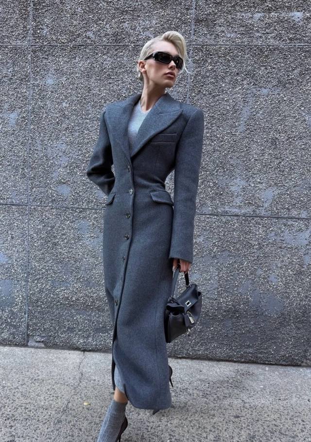 垫肩长款羊毛大衣！羊毛 两色