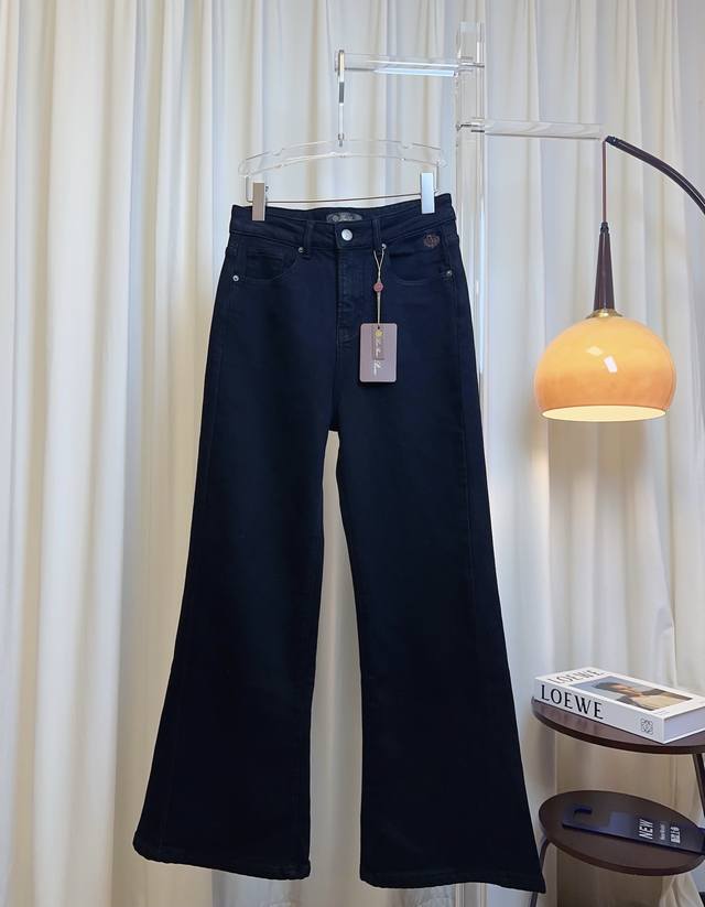 Lor**新款前后刺绣徽标Logo直筒裤 微喇裤 定制定织弹力洗水牛仔棉面料 弹力舒适 柔软亲肤 版型显瘦气质 洋气时尚 时尚休闲穿搭必备单品 最高品质 欢迎对