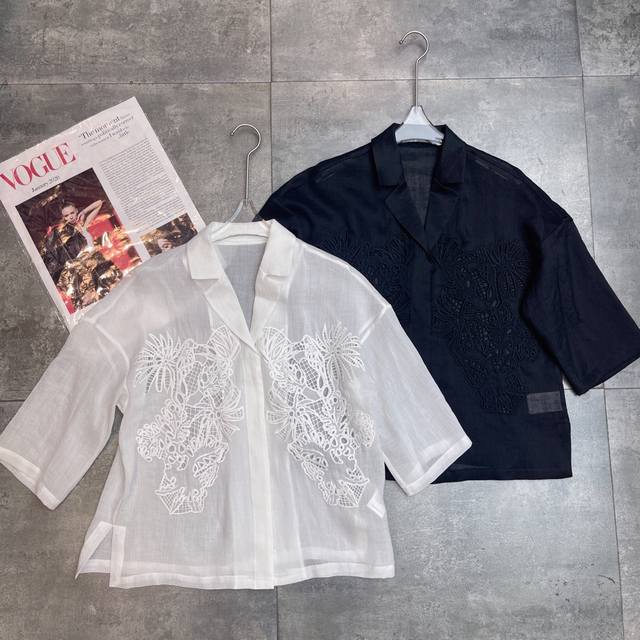 翻单出货 爆款 Ma乄专柜2025早秋新品 丨防晒衫优雅知性女人味穿搭 精致的刺绣图案 简单又大气 面料成分：100%苎麻 颜色：白色 黑色 尺码：S M L