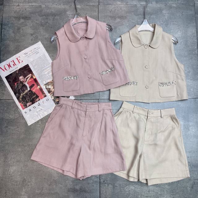 翻单出货 Lp Ss新品 棉麻无袖套装 轻奢减龄 手工订珠 面料成分：15%麻 25%棉 60%天丝 颜色：皮粉 卡其色 尺码：S M L Xl 肩宽：33 3