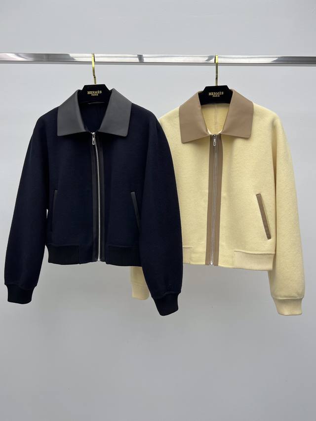 Herme* 拼皮羊绒外套 选用双面羊绒混纺羊毛面料材质 翻领飞行员夹克版型 撞色皮革饰边领子和门襟 复古时髦百搭不挑人 Sml