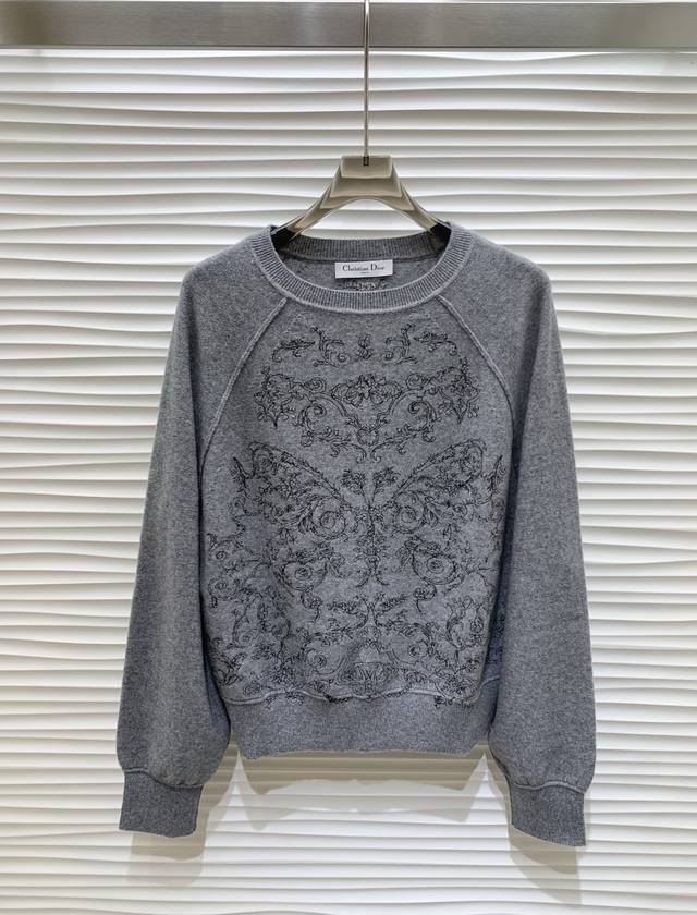 原版Dd......2025秋冬新款时尚秘密花园刺绣羊绒毛衣，进口16针工艺 定制纱线 瑞士机满幅重工刺绣 花卉图案精致优雅 圆领套头设计，长袖百搭款 搭配裙子