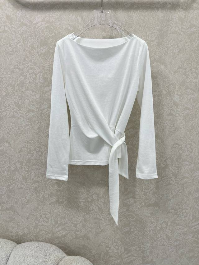 25新款一字肩长袖打底上衣 定制Yb进口莫代尔棉 质感细腻 穿搭舒适 前后绑带设计收腰呈现显瘦视觉效果 让简单的基础款式 秒变时尚单品 彰显高级格调 单穿内搭都