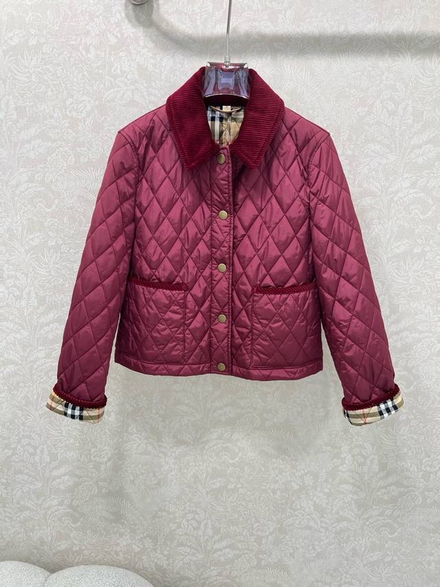 Burber*Y25新款菱格短款棉衣！超级高档的灯芯绒翻领棉衣 袖口拼接灯芯绒捆条可卷边露出内衬经典中古格纹 单排扣设计 经典款净包格纹棉服短款外套 再生聚酯格