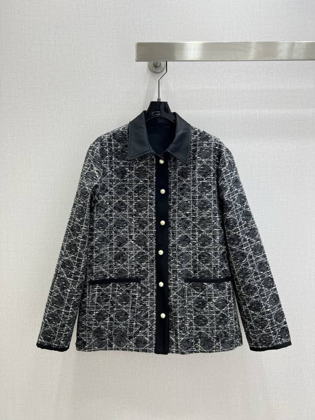 强烈推荐 Dio*2025秋冬新款 翻领双口袋粗纺外套 进口材质 轮廓微挺阔 重磅高货 穿着舒适 更具有型 一款完全不挑人穿着的衣型 复古名媛风 2个色 S-M