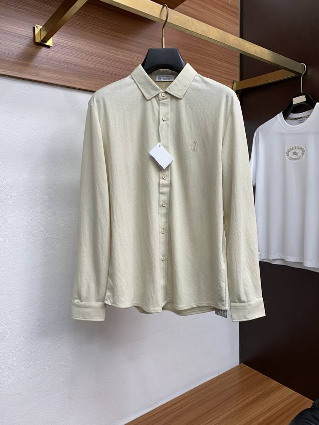 Bc 香港洋行渠道货，纯正血统品质，高端短袖衬衫系列！时髦且复古、雅痞而随性、气质而优雅！整体的形态风格设计，沿袭了现代极简主义基调，将意式的都市高贵格调发挥到