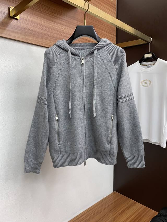 杰尼亚 男士高端简约连帽针织毛衣开衫长袖 ，香港洋行渠道货，纯正血统品质，25年秋冬 新款，经典王牌系列！ 高端奢华且白金级的一款圆领针织开衫 三角针织Logo