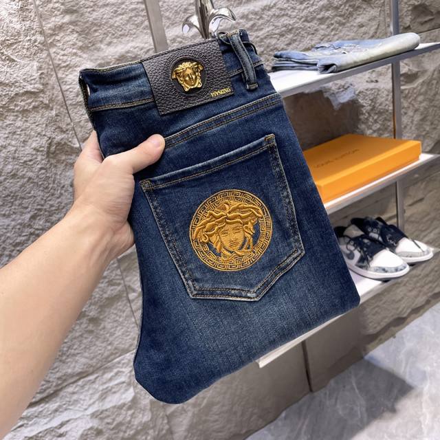 2025秋冬款 C 现货直批 款号：6568 码数：28-3837