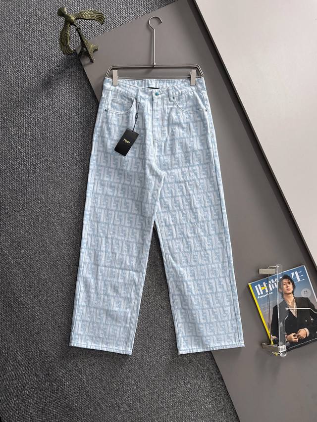 芬迪2025四季款经典牛仔裤直筒长裤，潮流中的潮流轻奢主义 日常通勤穿搭必备单品 码数：S-5Xl 下单报身高体重