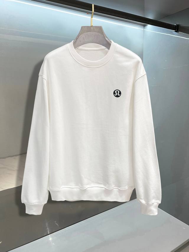 Lulu 官网 新款字母印花双层重工字母图案不管是T桖还是卫衣都是每年的爆款单品 前幅大面积印花采用大康丽数码印花机直喷 成本极高 经过多次的调试打版图案色差还