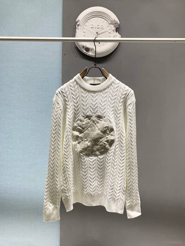 上新 顶级品质 Louis Vuitton 路易威登，2025秋冬季新品 驴家Lv 绞花徽标圆领羊毛衫套头毛衣针织衫外套男女同款 ！ 本款圆领衫采用羊毛混纺纱织