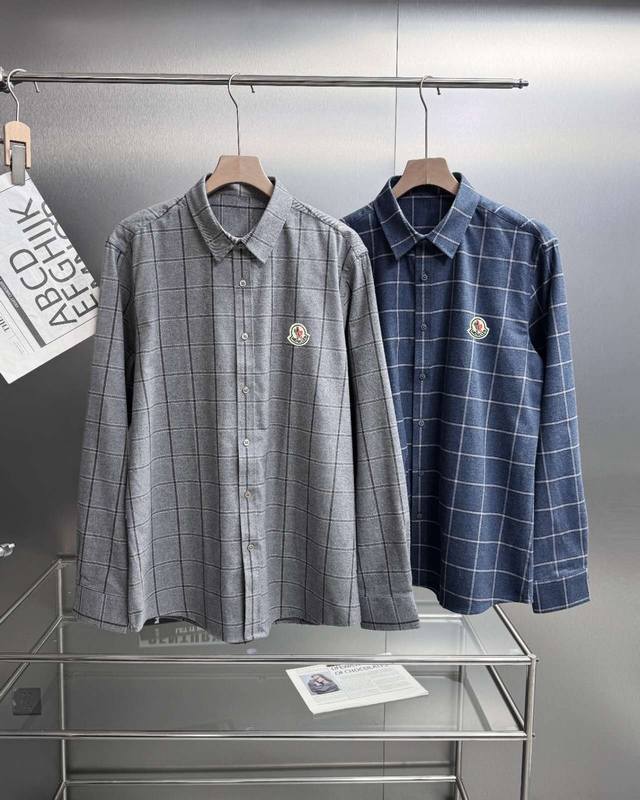 Moncler 蒙口男士长袖衬衫上衣早秋季新款舒适休闲格子衬衣外套潮流 官网在售独家定织对位全棉磨毛面料，亲肤舒适，手感无敌！整件衣服走线工整细腻，品质感强。三