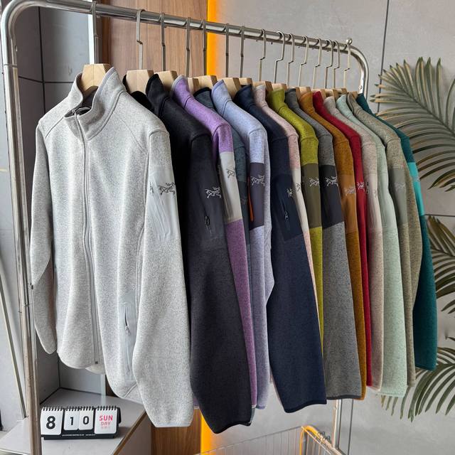 15色顶级刺绣版本 Arc’Teryx 始祖鸟秋冬Covert系列男女立领开衫轻量抓绒外套，情侣款针织衫毛衣夹克外套。秋冬季户外徒步或运动休闲时穿着非常得体日常