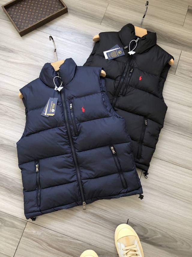 Ralph Laur＊N丨拉夫家 经典款 Gorham 小标马球Logo刺绣 男款商务通勤休闲防沾水羽绒马甲背心. 颜色：藏青 黑色. 面料：防水聚酯纤维. 填