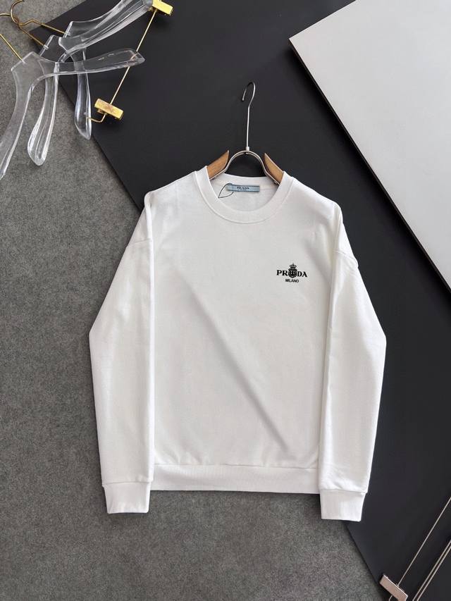 Prad 进口私货，高端印花款圆领卫衣，专柜款时尚不失奢华 品质毋庸置疑 上身效果超赞，奢华官网同款 款式尺码M-3Xl