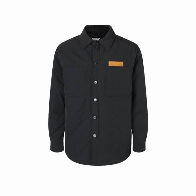 Bottage Veneta 口袋标识贴饰棉服 面料选择： 选用79%棉和21%锦纶混纺而成,高棉含量保证了面料亲肤、柔软、透气等优良特性。锦纶的加入起到了‘骨