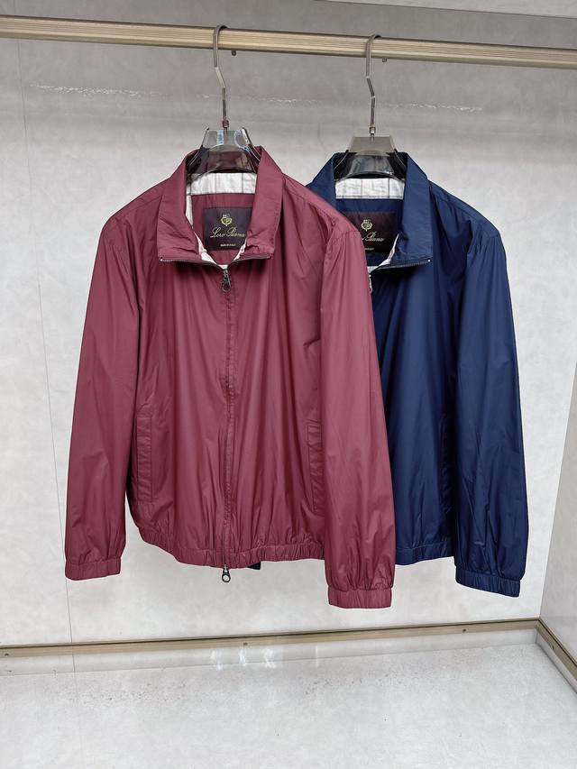 Lp 顶级老线风~立领夹克薄外套，优雅精致的顶级精品，男士商务款休闲夹克，告别一般夹克的厚重，上身轻盈舒适，像穿运动衣一样的舒适自然，同时还能做到抗风保暖，特适