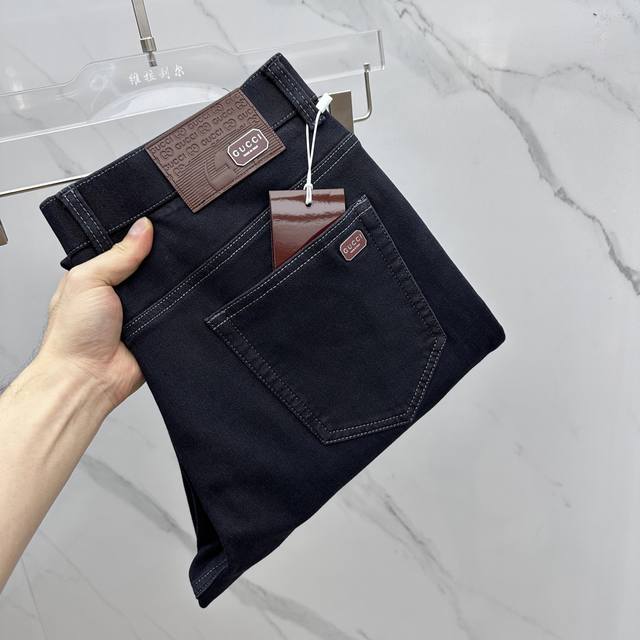 Gucci古驰 高端定制、2025早春最新款牛仔裤 柜台同步发售 原版定制复刻 客供五金辅料 原单品质 进口固色牛仔面料 重工洗水 做工走线精细 上身绝佳！优选