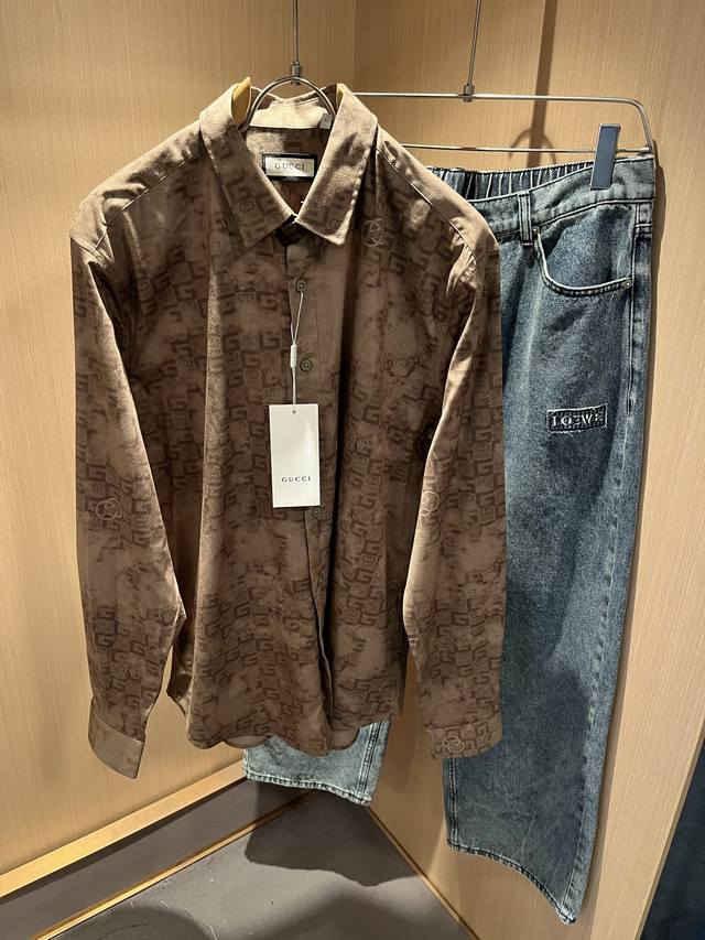 Guc*I 古家 2025秋季新款男士长袖衬衣，贸易公司渠道稀出，同步官网发售！G家系列情侣上线，全景Logo图案设计！面料透气有一定的自重感，定制原版进口府绸