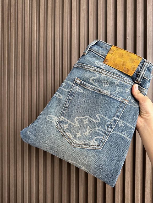 Lv驴家25Fw秋季新款牛仔裤，高端品质，面料超级柔软舒适 小直筒版型，上身修长，万能搭配款 码数：29，30，31，32，33，34，36，38，秋冬Fmz