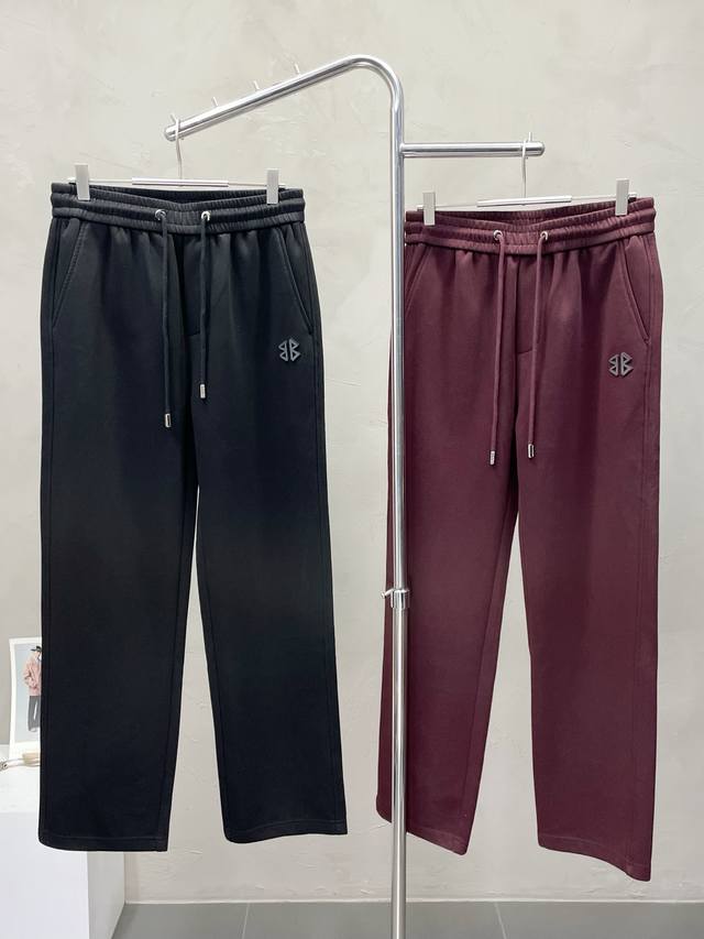Balenciaga巴黎世家独家专供新款 休闲裤 高端版本！专柜定制面料 透气舒适度高，细节无可挑剔，品牌元素设计理念，体现高品质。手感细腻柔软！呈现休闲裁剪，