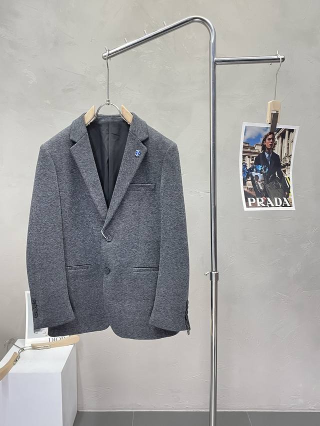 Bc-Brunello Cucineli布鲁内洛库奇内利新款西服套装，外贸公司订单 简约休闲西装外套，独家专供进口原版聚酯纤维面料，透气柔软保暖性很强，笔挺垂感