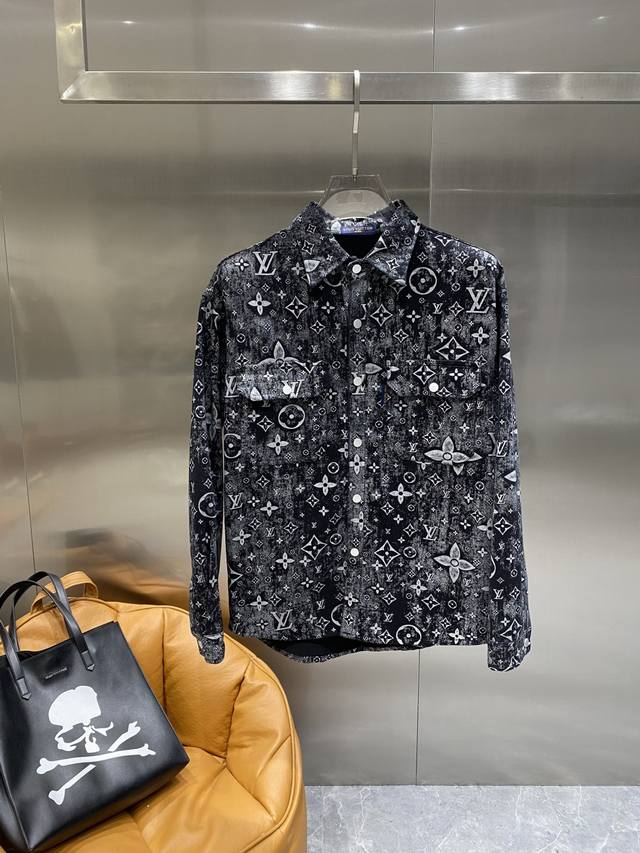 驴家 顶级品质！2025秋冬官网专柜同步有售，原单狠货，超级有范儿，定制原版水洗牛仔面料，独特设计，顶级烧花工艺字母图案Logo，原版五金辅料装饰，极为翘楚的一