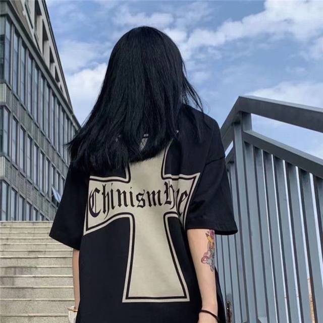 面料升级 款号:X810 Chrome Hearts克罗心高街风十字架短袖三标吊牌全 克罗心真的让人上瘾这款短袖上身妥妥的背影杀手 事实证明好看的东西不分男女老  面料升级 款号:X810 Chrome Hearts克罗心高街风十字架短袖三标吊牌全 克罗心真的让人上瘾这款短袖上身妥妥的背影杀手 事实证明好看的东西不分男女老