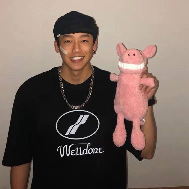 面料升级款号：971 Welldone短袖T恤 胸前有标志性的图案Logo，。Welldone原版面料 网红 明星同款 高版本 高品质 ，纯棉面料非常舒服 时尚