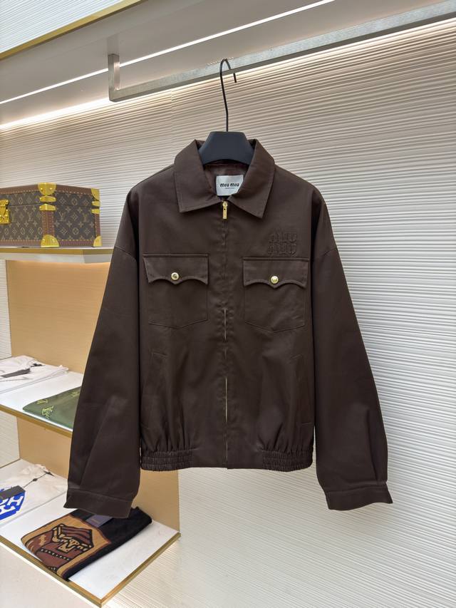 Miu Miu 花华达呢束腰夹克 原版：27500购入开发 货号：1680816-B60 面料：珠纺棉布面料 工艺：定位裁床制作 版型：合身版型 克重：约630