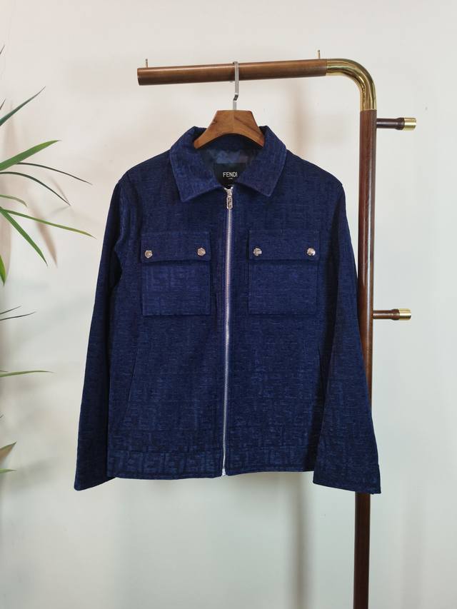 Fd 芬迪 顶级品质 官网同款，三标齐全！2025秋冬新款男士夹克外套，时尚休闲高端版本！专柜定制面料 透气舒适度高，细节无可挑剔，品牌元素设计理念，体现高品质