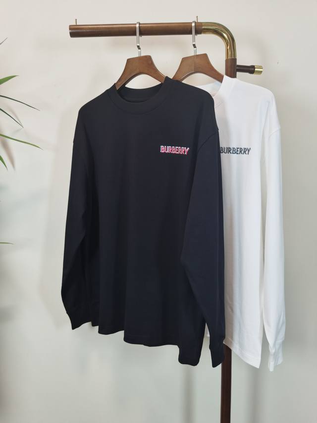 2025新款Burberry 巴宝莉 独家专供新品 男士圆领长袖T恤 采用全棉面料 柔软细腻 男人的衣柜都少不了基础打底衫 随时随地都可以拿来搭配各种服饰 满足